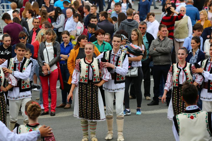 Spectacol de amploare de 9 mai la Chişinău (LIVE VIDEO)