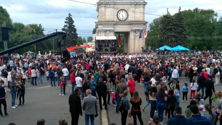 Spectacol de amploare de 9 mai la Chişinău (LIVE VIDEO)