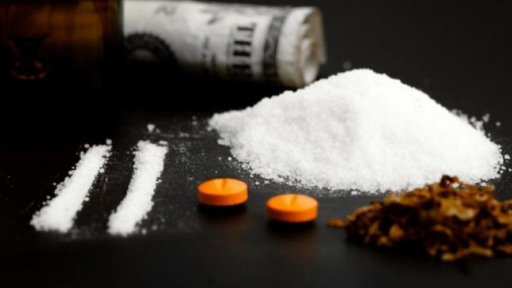 Dealeri de droguri din Capitală şi Căuşeni, reţinuţi. Au vândut narcotice estimate la peste 1,3 milioane de lei. Cum funcţiona schema 