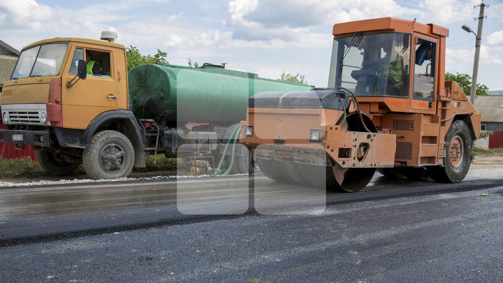 Programul Drumuri bune pentru Moldova: Străzile din raionul Nisporeni sunt asfaltate