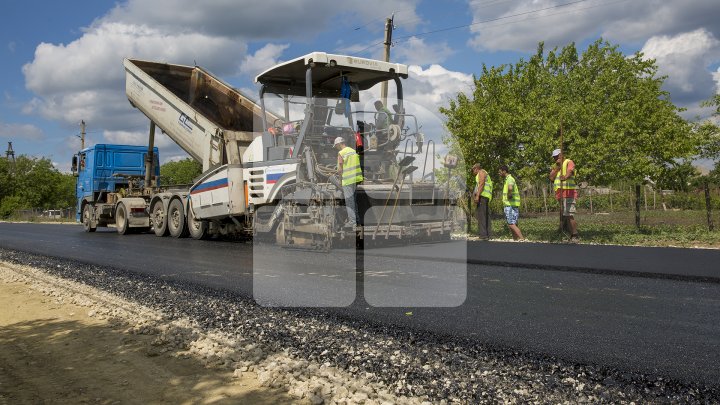 Programul Drumuri bune pentru Moldova: Străzile din raionul Nisporeni sunt asfaltate