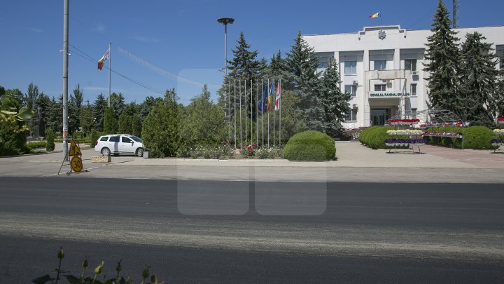 Programul Drumuri bune pentru Moldova. Drumurile din raionul Criuleni sunt în plină reparaţie (FOTOREPORT)