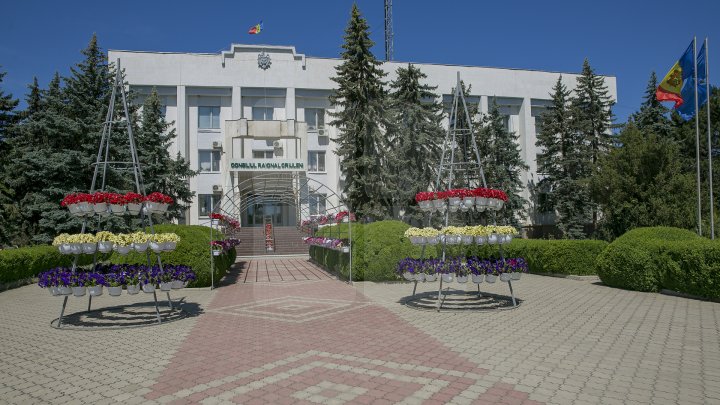 Programul Drumuri bune pentru Moldova. Drumurile din raionul Criuleni sunt în plină reparaţie (FOTOREPORT)