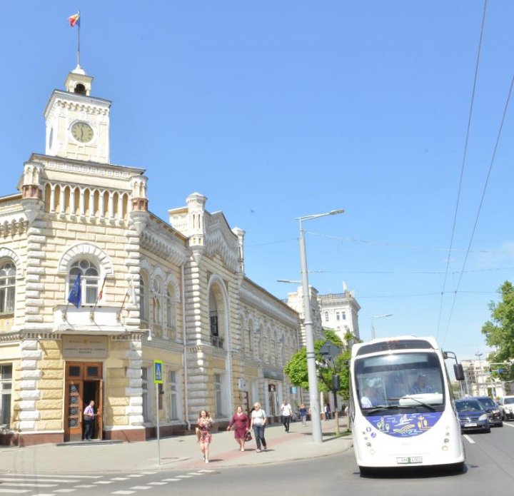 Autobuzul electric din Belarus a ajuns la Chişinău. Când îl vom putea testa (GALERIE FOTO)