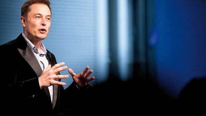 Elon Musk anunţă noua variantă de Tesla Model 3. Cât va costa