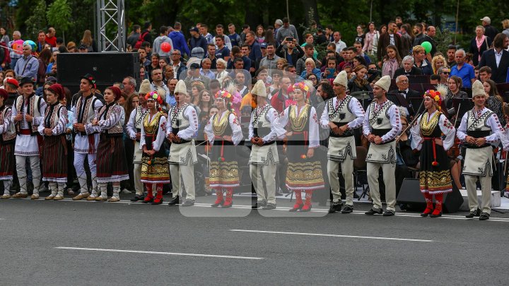 Peste 50.000 de oameni, prezenţi la CONCERTUL DE EXCEPŢIE în PMAN. Nikolai Baskov, Irina Rimes, Blue au făcut spectacol (FOTO/VIDEO)