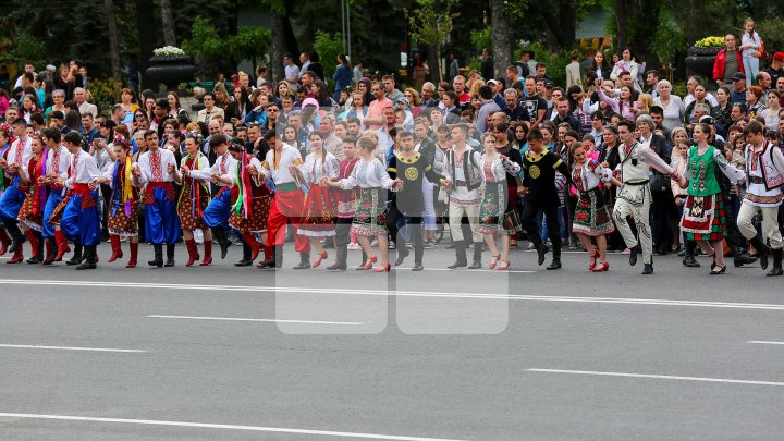 Peste 50.000 de oameni, prezenţi la CONCERTUL DE EXCEPŢIE în PMAN. Nikolai Baskov, Irina Rimes, Blue au făcut spectacol (FOTO/VIDEO)