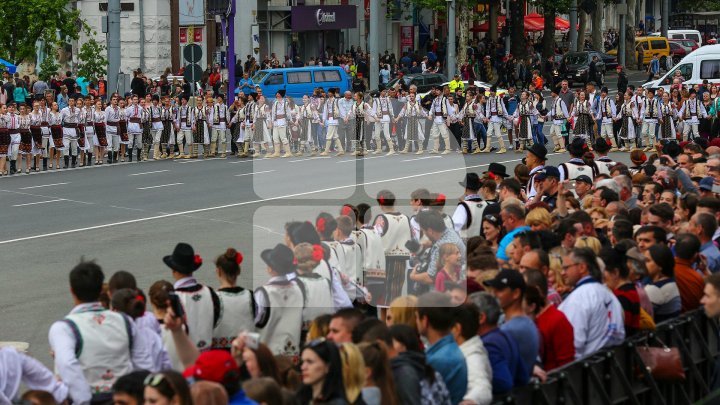 Peste 50.000 de oameni, prezenţi la CONCERTUL DE EXCEPŢIE în PMAN. Nikolai Baskov, Irina Rimes, Blue au făcut spectacol (FOTO/VIDEO)