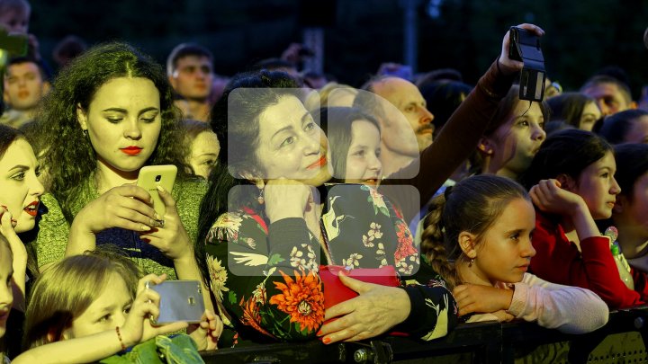 Peste 50.000 de oameni, prezenţi la CONCERTUL DE EXCEPŢIE în PMAN. Nikolai Baskov, Irina Rimes, Blue au făcut spectacol (FOTO/VIDEO)