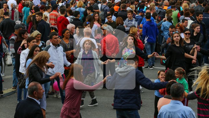 Peste 50.000 de oameni, prezenţi la CONCERTUL DE EXCEPŢIE în PMAN. Nikolai Baskov, Irina Rimes, Blue au făcut spectacol (FOTO/VIDEO)