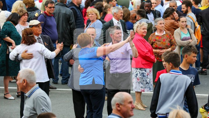 Peste 50.000 de oameni, prezenţi la CONCERTUL DE EXCEPŢIE în PMAN. Nikolai Baskov, Irina Rimes, Blue au făcut spectacol (FOTO/VIDEO)