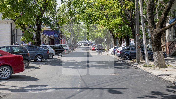 Marşul LGBT, din nou CONTESTAT de enoriaşi: Noi suntem o ţară ortodoxă, RUŞINE, RUŞINE (FOTOREPORT)