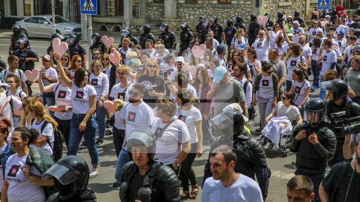 Fără Frică de iubire. Astăzi la Chişinău SE DESFĂŞOARĂ marşul LGBT (GALERIE FOTO/VIDEO)