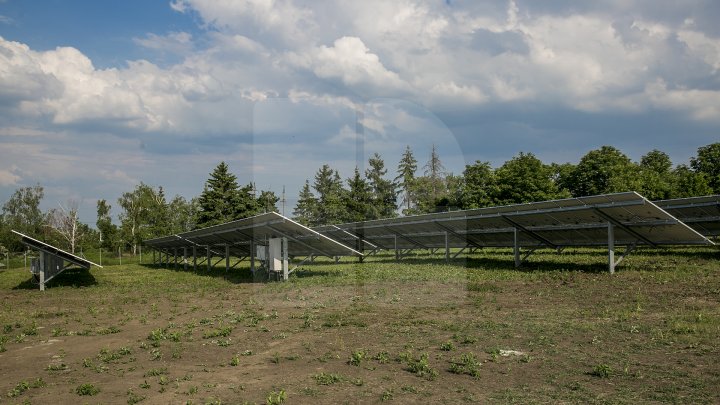 A fost inaugurat cel mai mare parc solar din Moldova. Pentru câte familii pot genera energie aceste instalații (FOTOREPORT)