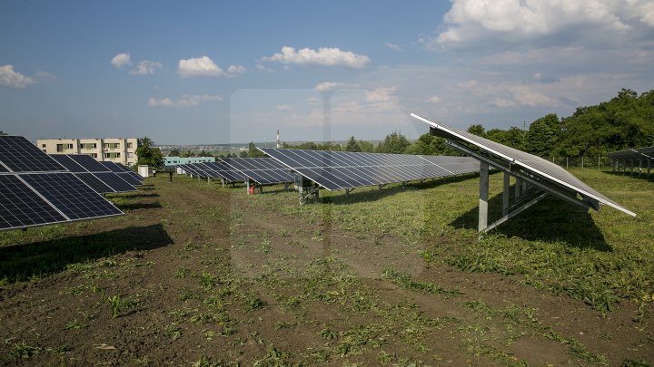 A fost inaugurat cel mai mare parc solar din Moldova. Pentru câte familii pot genera energie aceste instalații (FOTOREPORT)