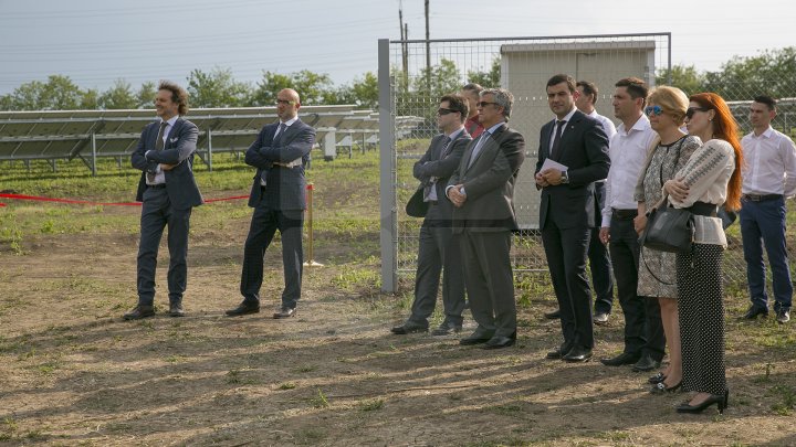 A fost inaugurat cel mai mare parc solar din Moldova. Pentru câte familii pot genera energie aceste instalații (FOTOREPORT)