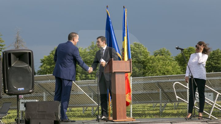 A fost inaugurat cel mai mare parc solar din Moldova. Pentru câte familii pot genera energie aceste instalații (FOTOREPORT)