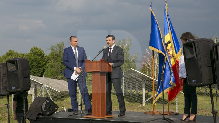 A fost inaugurat cel mai mare parc solar din Moldova. Pentru câte familii pot genera energie aceste instalații (FOTOREPORT)