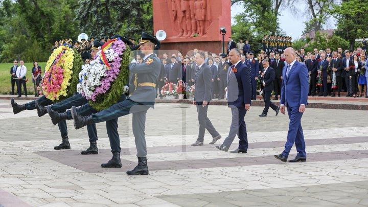 Andrian Candu de Ziua Victoriei şi a Europei: Ne dorim pace, ne dorim ca nici o mamă să nu verse lacrimi (FOTO)