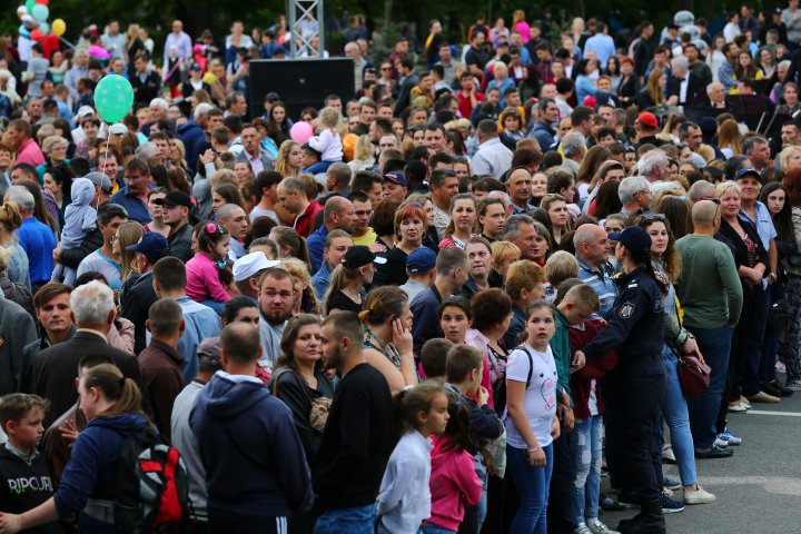 Spectacol de amploare de 9 mai la Chişinău (LIVE VIDEO)