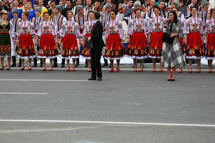 Spectacol de amploare de 9 mai la Chişinău (LIVE VIDEO)