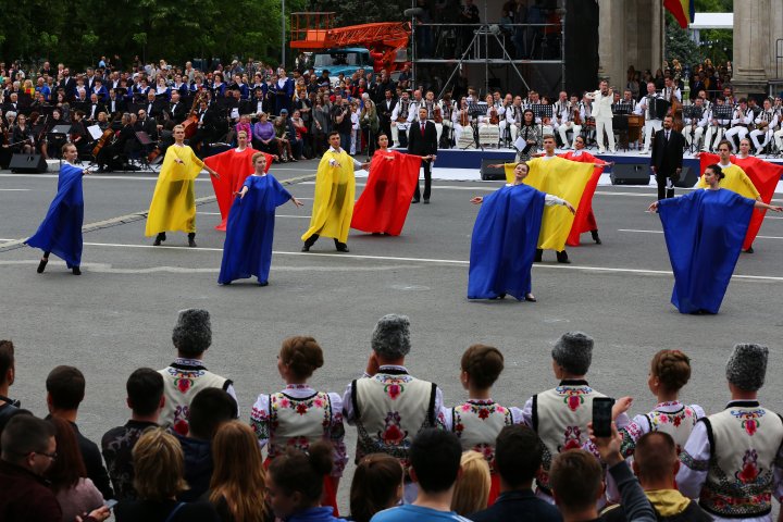 Spectacol de amploare de 9 mai la Chişinău (LIVE VIDEO)