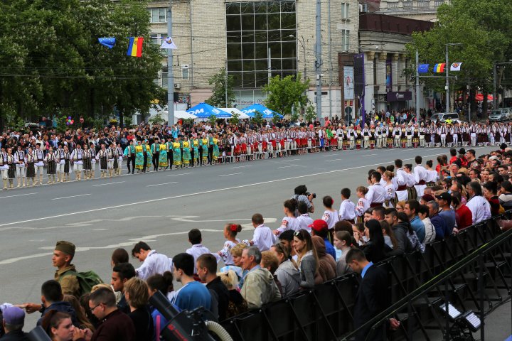 Concert SPECTACULOS de 9 mai în PMAN. Peste 50.000 de oameni au venit la eveniment (FOTOREPORT)