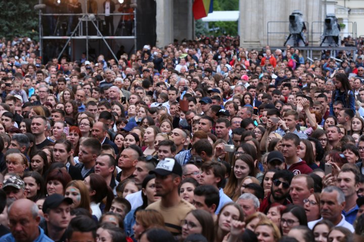 Peste 50.000 de oameni, prezenţi la CONCERTUL DE EXCEPŢIE în PMAN. Nikolai Baskov, Irina Rimes, Blue au făcut spectacol (FOTO/VIDEO)