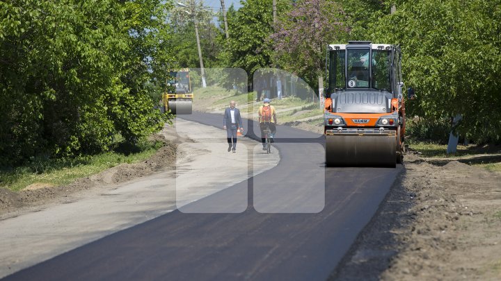 Programul Drumuri bune pentru Moldova: Încă trei sate din raionul Cimişlia se bucură de şosele renovate