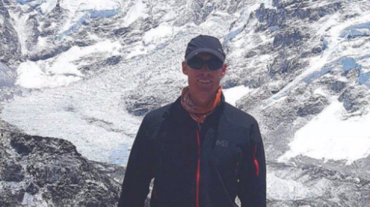 Un alpinist a cucerit cele mai înalte piscuri de pe şapte continente în doar 117 zile