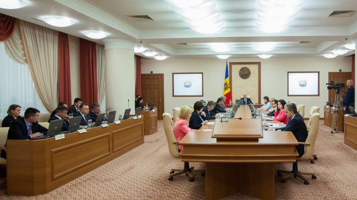 Guvernul continuă optimizarea activității instituțiilor de stat