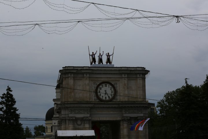 Spectacol de amploare de 9 mai la Chişinău (LIVE VIDEO)