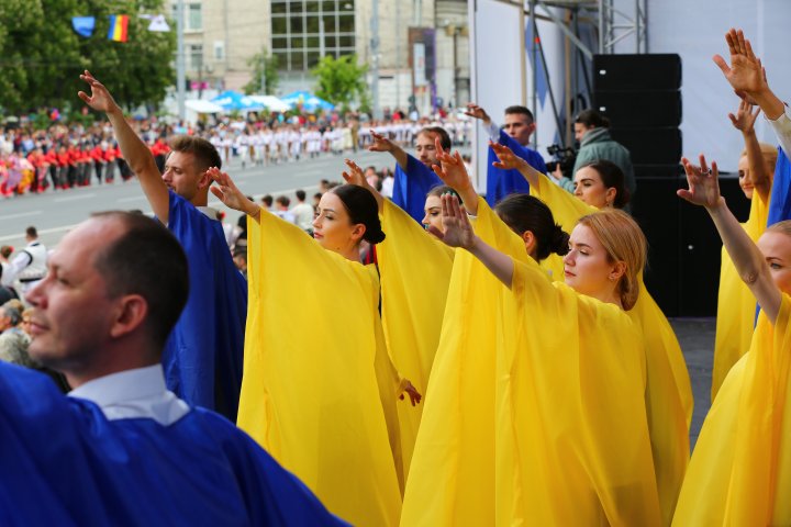 Spectacol de amploare de 9 mai la Chişinău (LIVE VIDEO)