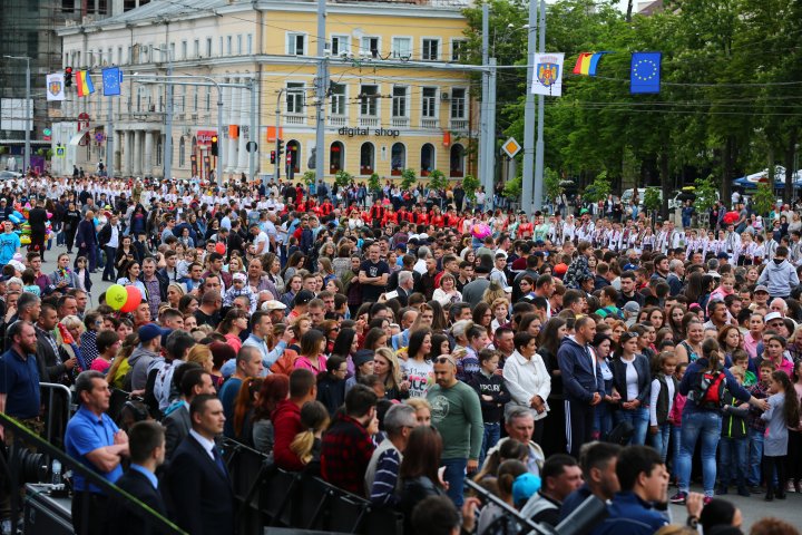 Spectacol de amploare de 9 mai la Chişinău (LIVE VIDEO)