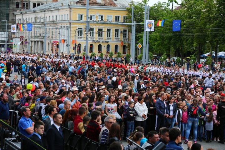 Spectacol de amploare de 9 mai la Chişinău (LIVE VIDEO)