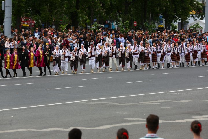 Spectacol de amploare de 9 mai la Chişinău (LIVE VIDEO)