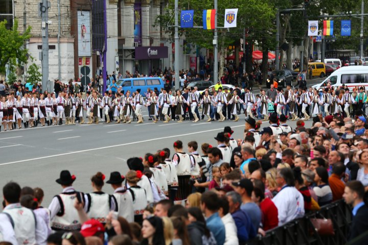 Spectacol de amploare de 9 mai la Chişinău (LIVE VIDEO)