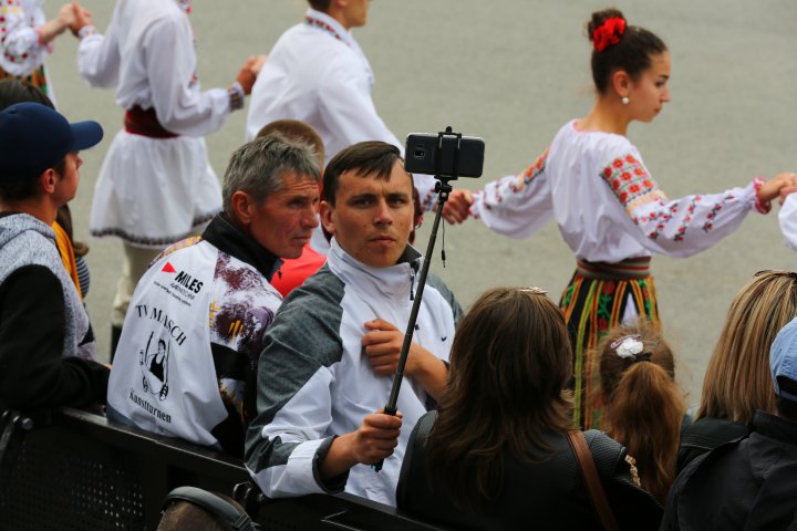 Spectacol de amploare de 9 mai la Chişinău (LIVE VIDEO)