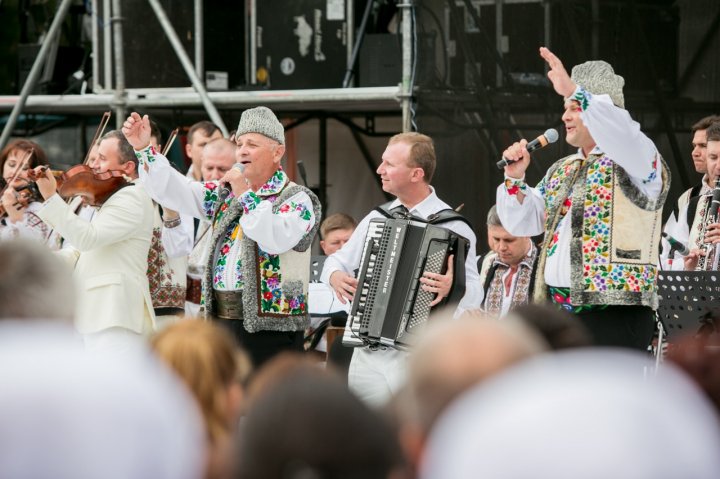 Concert SPECTACULOS de 9 mai în PMAN. Peste 50.000 de oameni au venit la eveniment (FOTOREPORT)