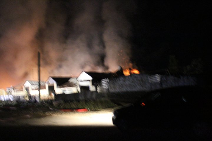 La cât se ridică PAGUBELE cauzate de incendiul devastator de la Străşeni (FOTO)