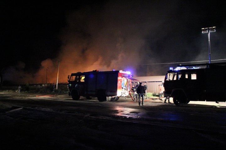 La cât se ridică PAGUBELE cauzate de incendiul devastator de la Străşeni (FOTO)