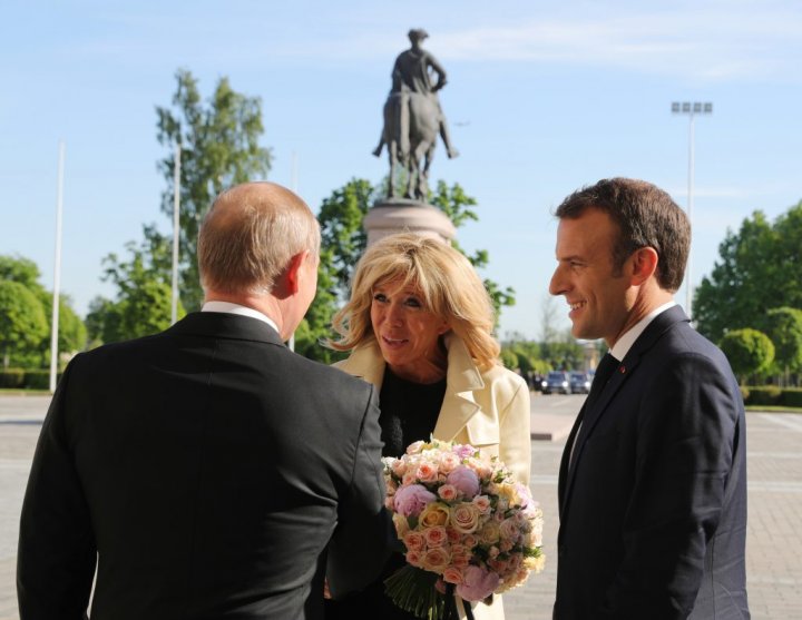 Emmanuel Macron în vizită în Rusia. Despre ce urmează să discute președintele francez și Putin (FOTO)