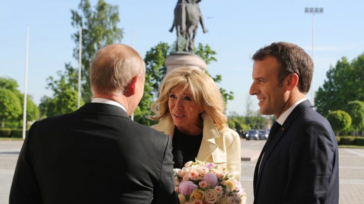 Emmanuel Macron în vizită în Rusia. Despre ce urmează să discute președintele francez și Putin (FOTO)