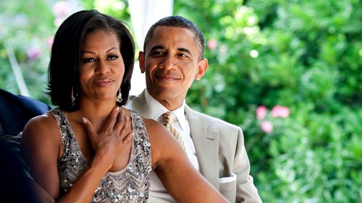 Barack și Michelle Obama au semnat un contract cu Netflix