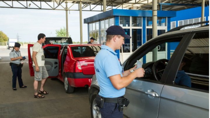 Ghinion pentru doi tineri. Au fost deconspiraţi. Ce s-a întâmplat când au ajuns la frontiera de stat