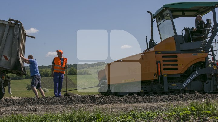 Drumuri bune pentru Moldova: Drumul care trece prin centrul satului Logănești, Hâncești, reabilitat (FOTOREPORT)