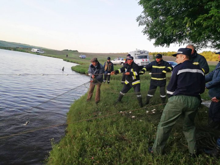 JALE MARE în satul Pohrebeni. Copiii înecaţi în iaz sunt fraţi. DETALII despre nenorocirea din Duminica Mare