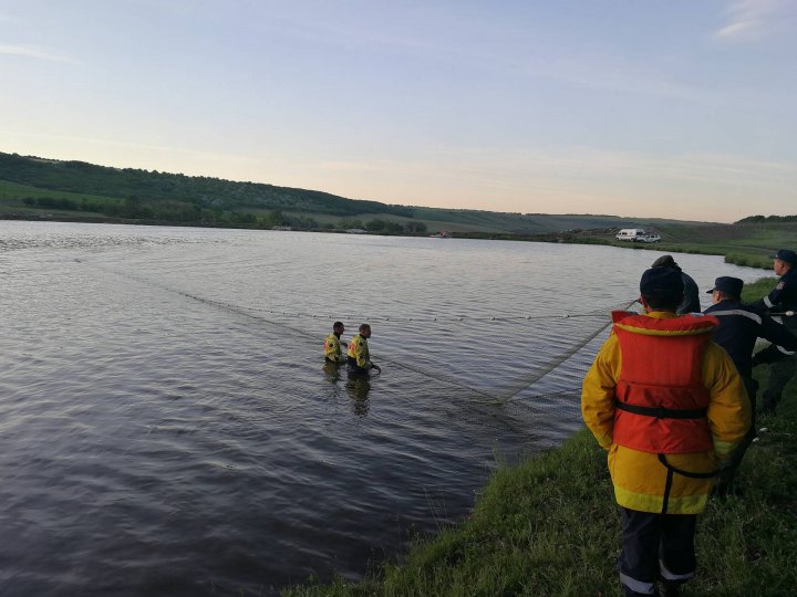 JALE MARE în satul Pohrebeni. Copiii înecaţi în iaz sunt fraţi. DETALII despre nenorocirea din Duminica Mare