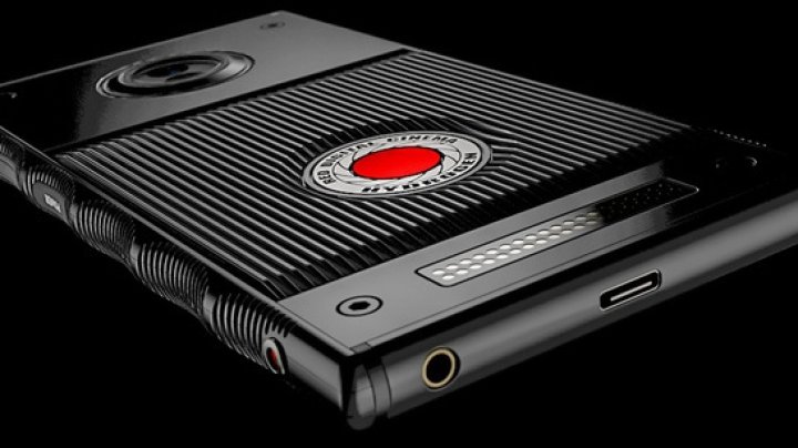 RED Hydrogen One, telefonul cu ecran holografic, a fost amânat