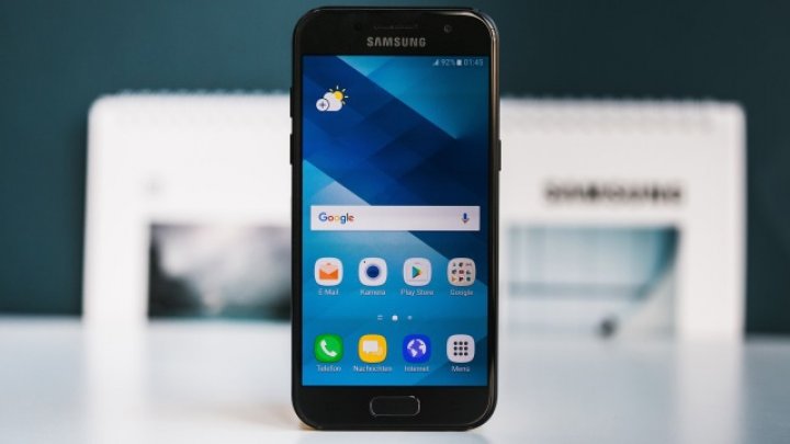 PROBLEME cu telefoanele Samsung Galaxy A3 2017 după actualizarea la Android Oreo. Utilizatorii, nemulţumiţi